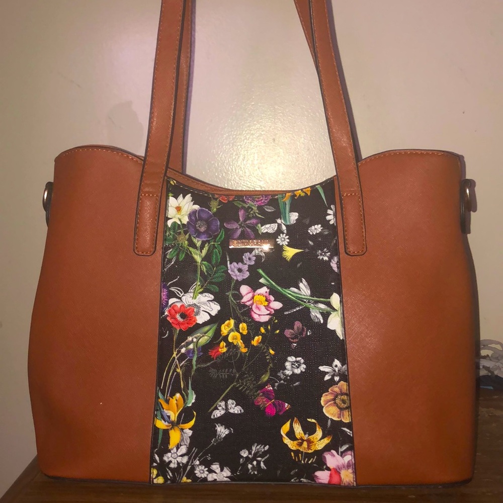 Elim&Paul 3 piece purse
